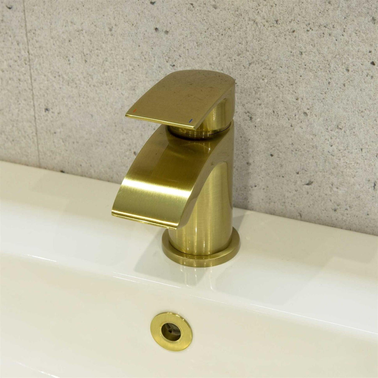 Aquarius Bathrooms Mono Basin Tap Aquarius Arc Mini Mono Basin Mixer Tap with Waste