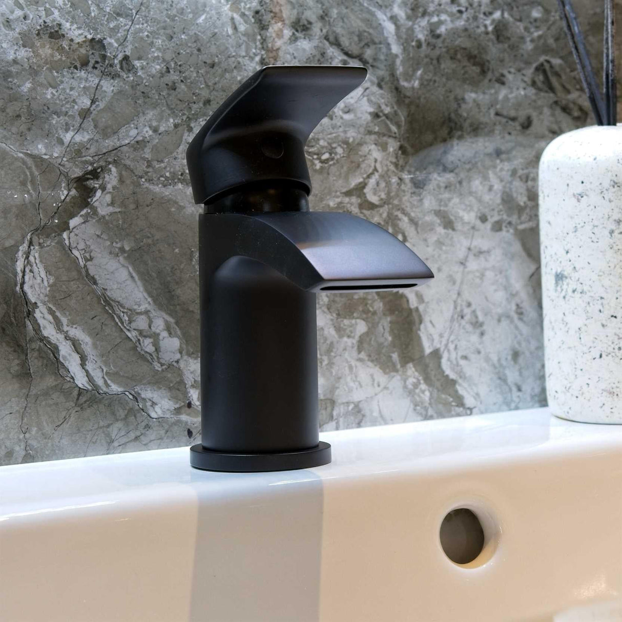 Aquarius Bathrooms Mono Basin Tap Aquarius Arc Mini Mono Basin Mixer Tap with Waste