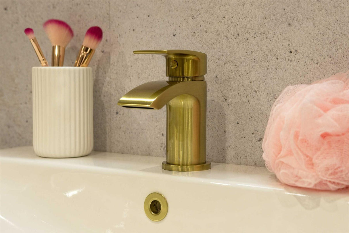 Aquarius Bathrooms Mono Basin Tap Aquarius Arc Mini Mono Basin Mixer Tap with Waste