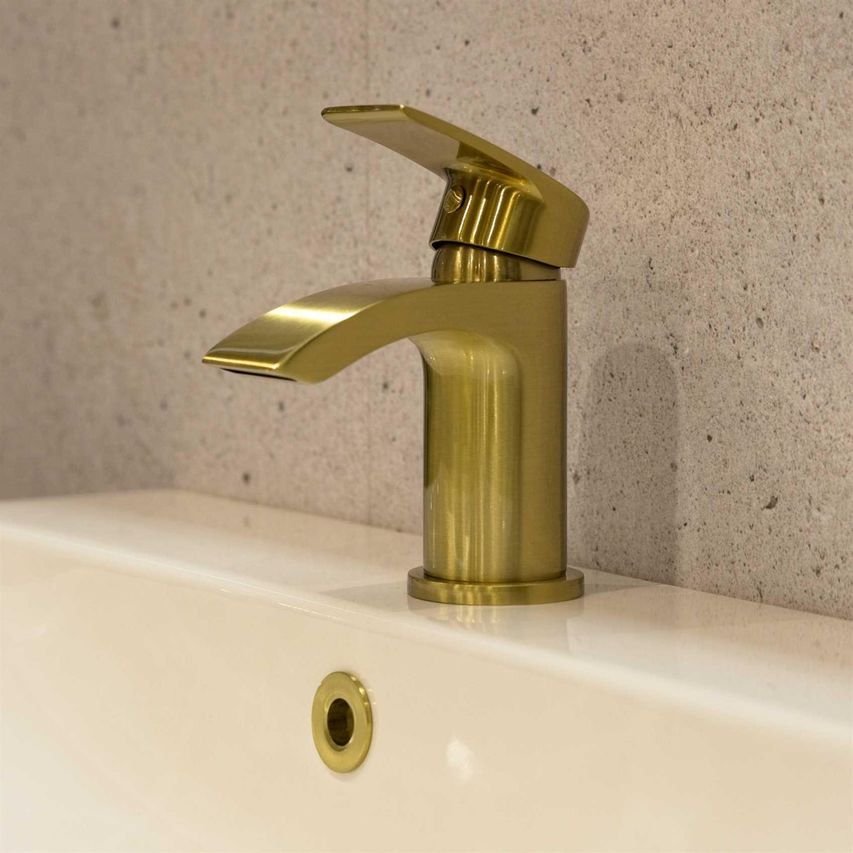Aquarius Arc Mini Mono Basin Mixer Tap with Waste